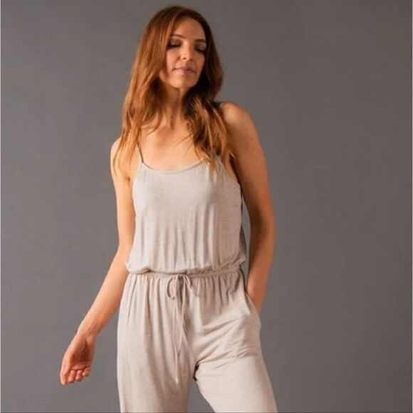 NWT Agnes & Dora Sunrise Jumpsuit Oatmeal - Picture 4 of 5